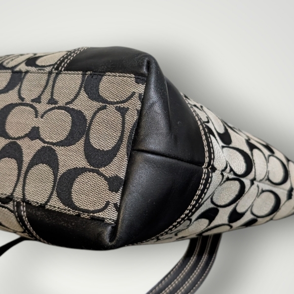 Coach Hampton Signature Tote - Picture 15 of 16
